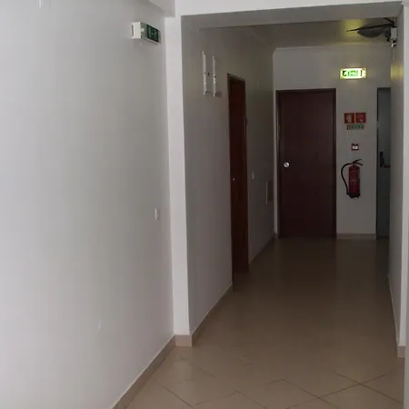 Hotel Adelaide 2*