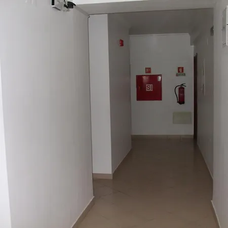 Hotel Adelaide 2*