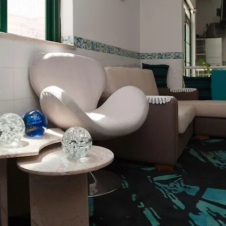 Hotel Adelaide 2*