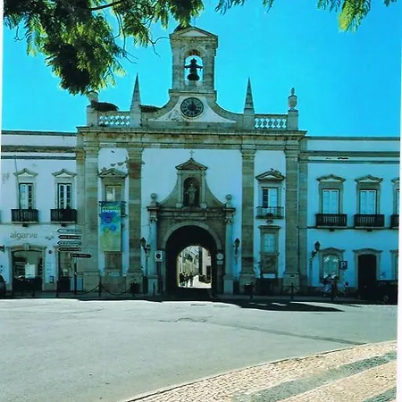 Adelaide Hotel
