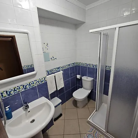 Hotel Hotel Adelaide 2*