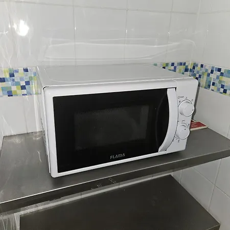 Adelaide מלון 2*